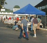 A few photos of the outdoor flea market