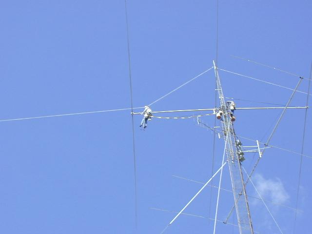 WB9Z working on his full size 40 meter yagi at 140 feet